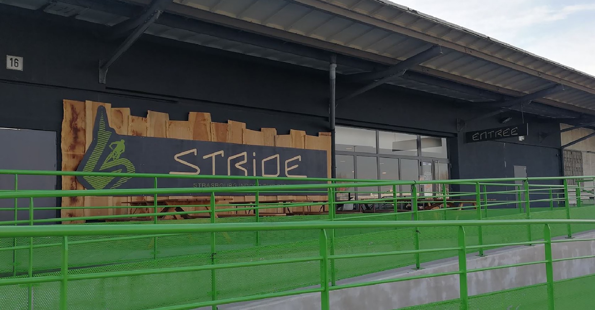 Création d&rsquo;un Bike-Park dans un ancien hangar de la SNCF